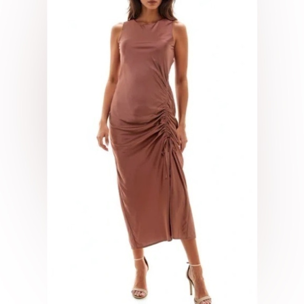 Socialite Ruched Midi Dress In Auburn